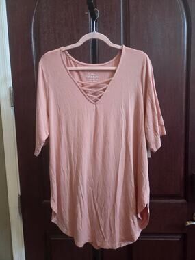 NWT Torrid Size 2 Pink Tunic V-Neck Super Soft Knit Top